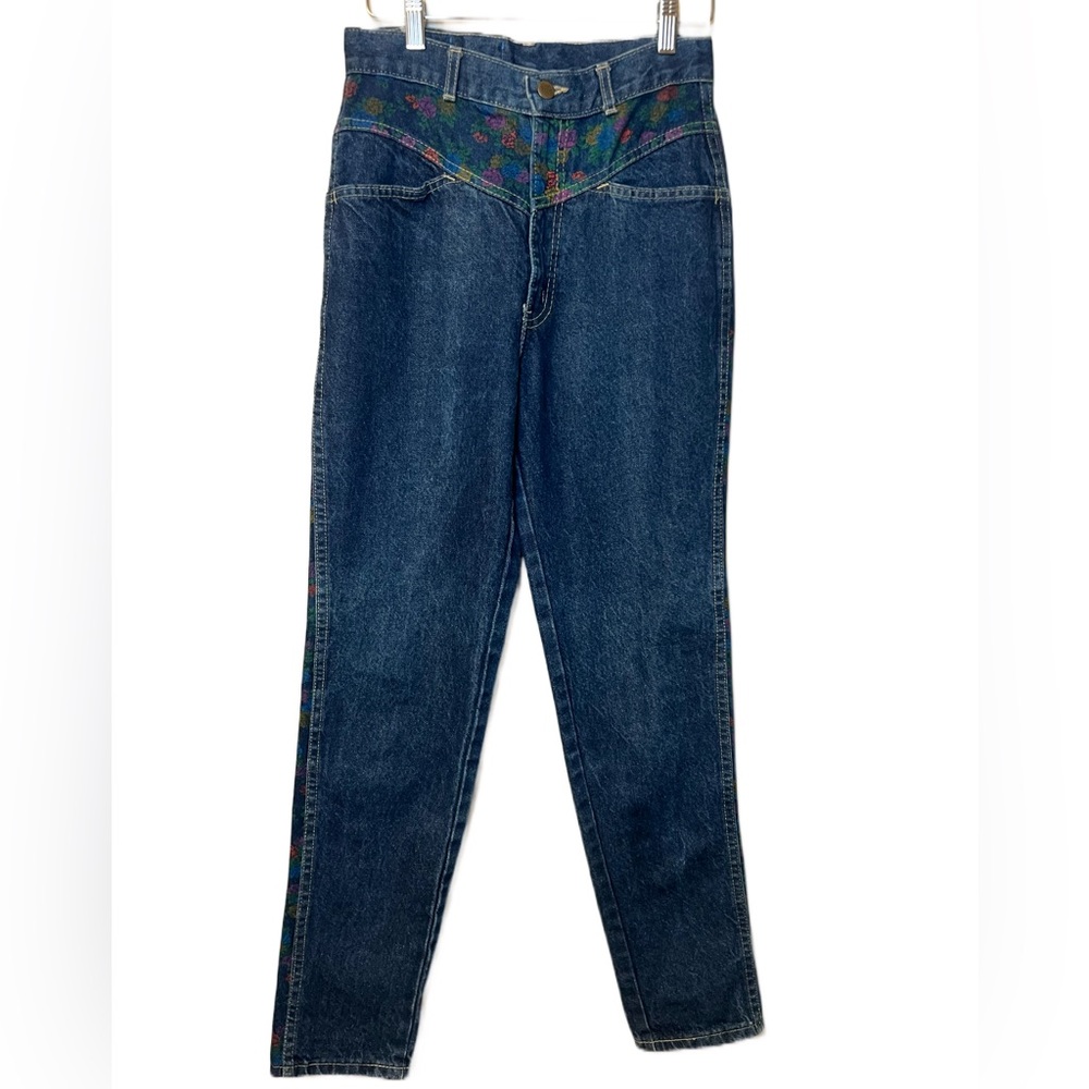 Chic Sunset Blues Vintage Jeans High-Rise Mom Jeans from the 90s with Flowers